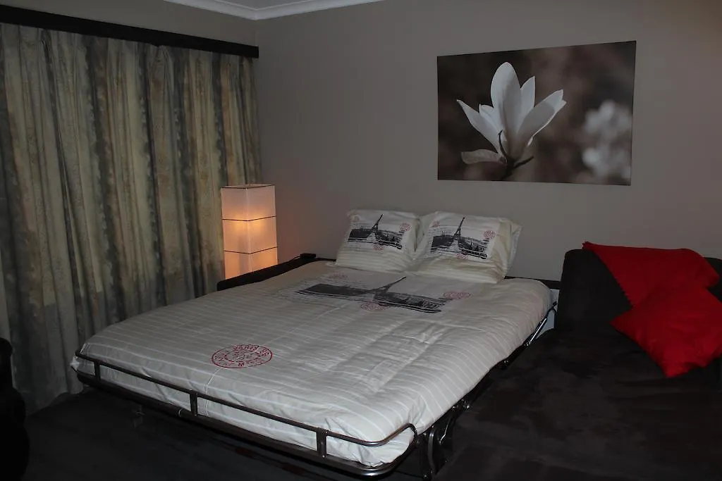 Hydro Palace Apartment Ostend 0*,
